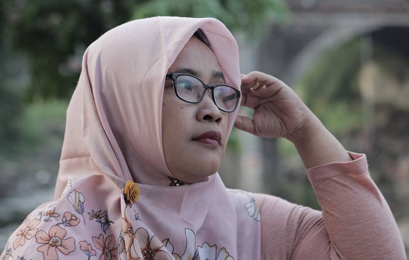 Cinta Sang Kutu Buku Mau Diambil Orang