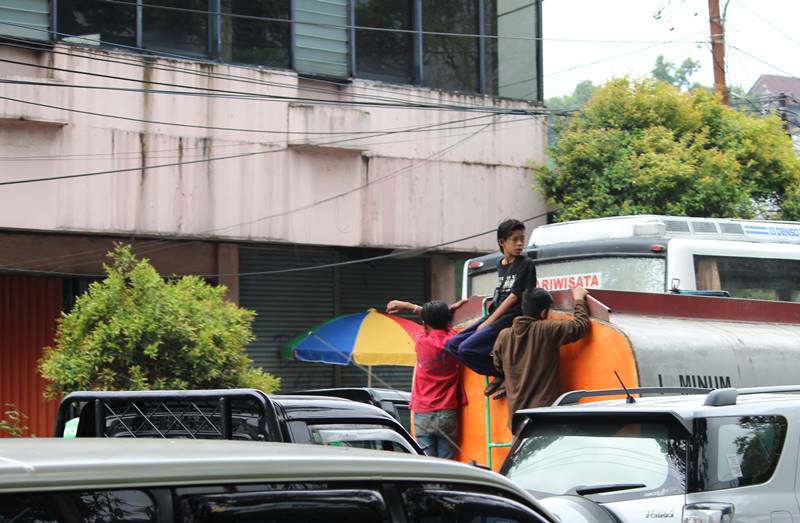 Tidak Konsekuen
